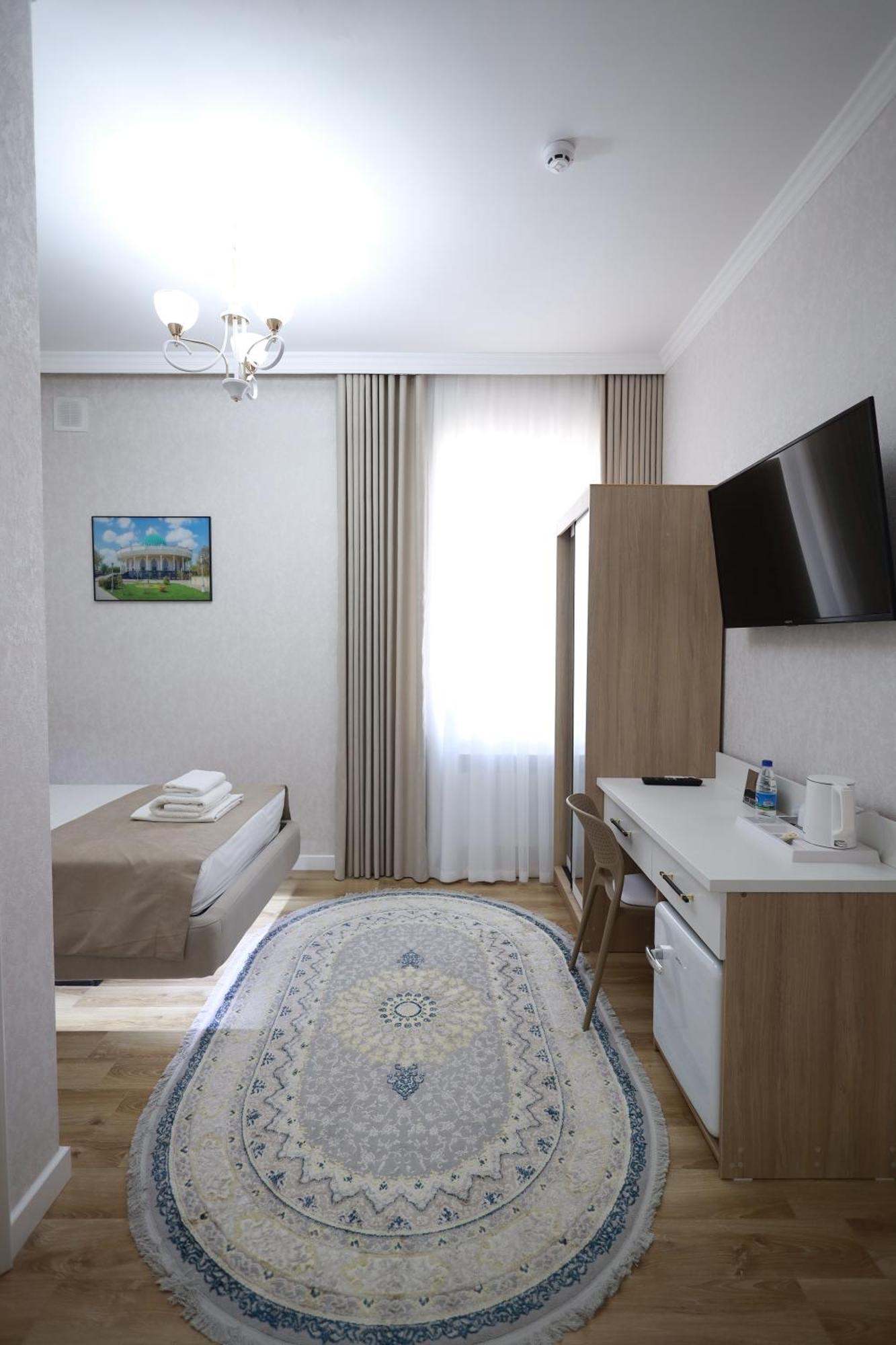 Ideal Hotel Nukus Bagian luar foto